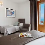 Hotel Al Madarig 3*